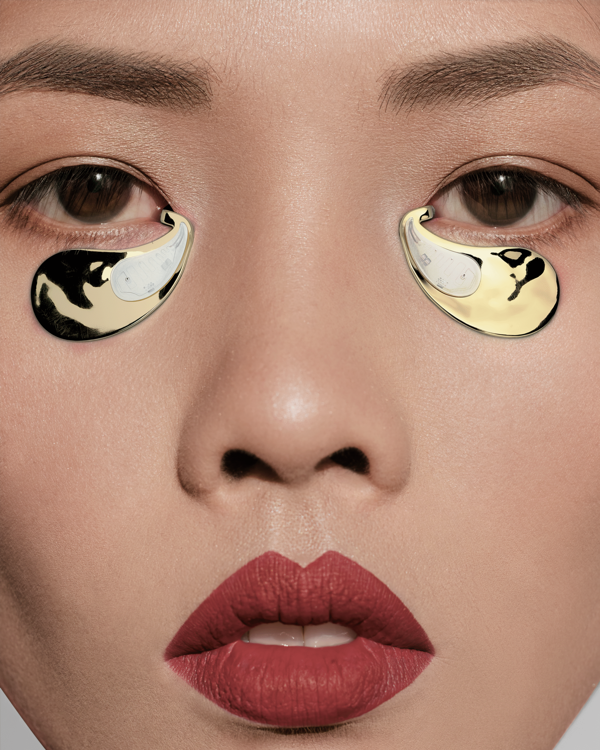 01_JOHWSKA_SERVICE_GENERAUX_EYES_WOMEN